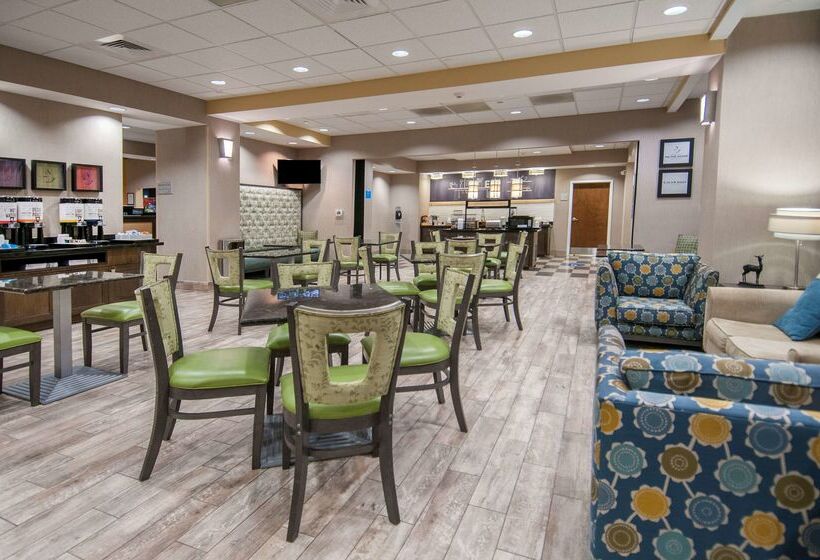 Отель Hampton Inn Hernando