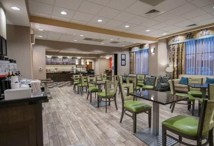 Отель Hampton Inn Hernando