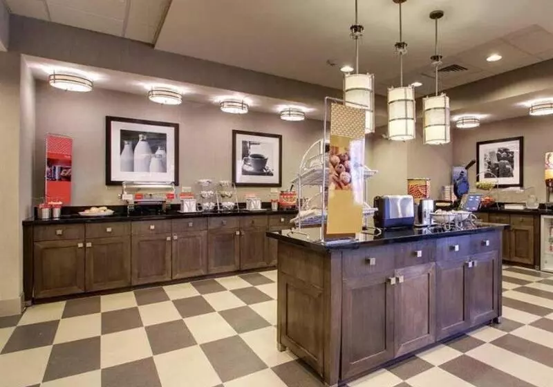 Отель Hampton Inn Hernando