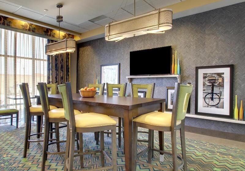 Отель Hampton Inn Hernando