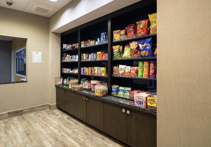 Отель Hampton Inn Hernando