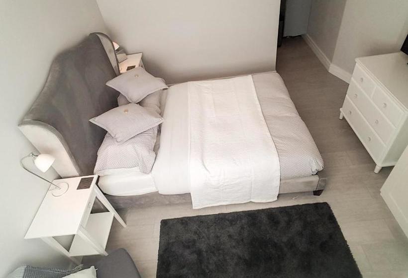 فندق Lakeside Guest House