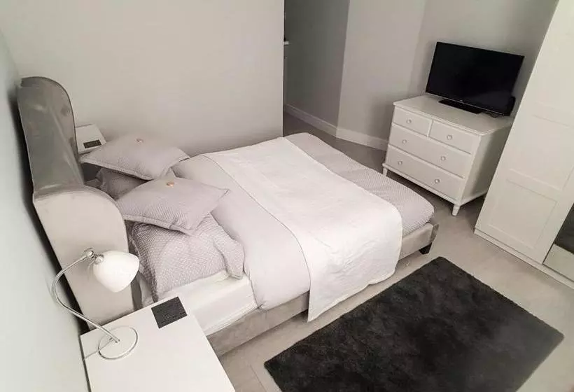 호텔 Lakeside Guest House