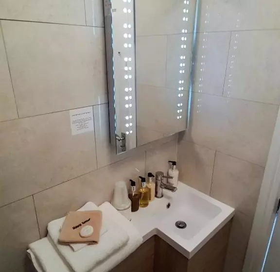 호텔 Lakeside Guest House