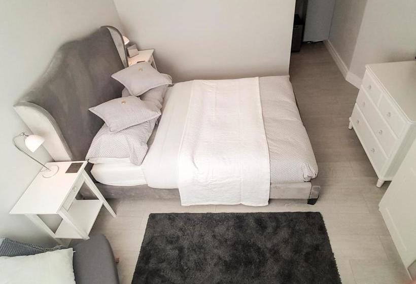 فندق Lakeside Guest House