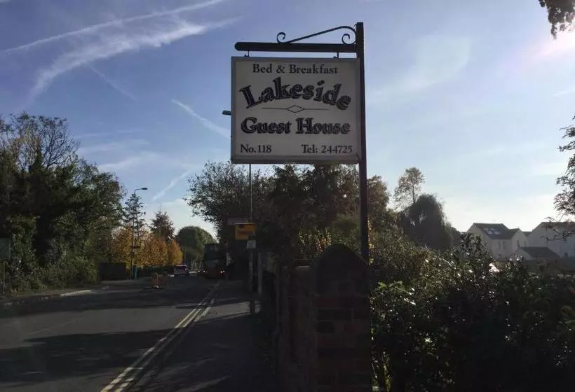 호텔 Lakeside Guest House