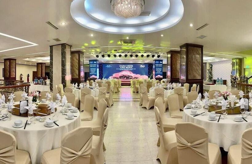 فندق Muong Thanh Grand Xa La