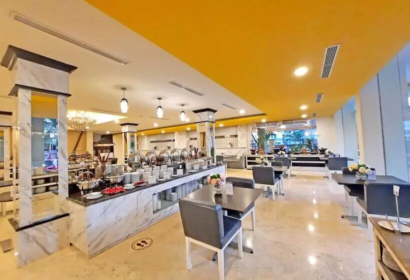 בית מלון כפרי Plaza Inn Kendari