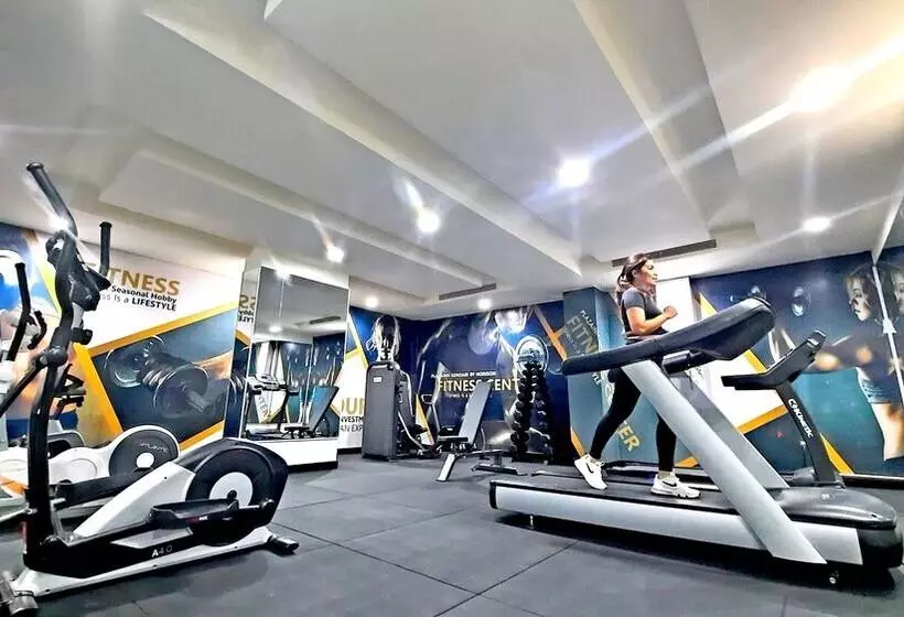 בית מלון כפרי Plaza Inn Kendari