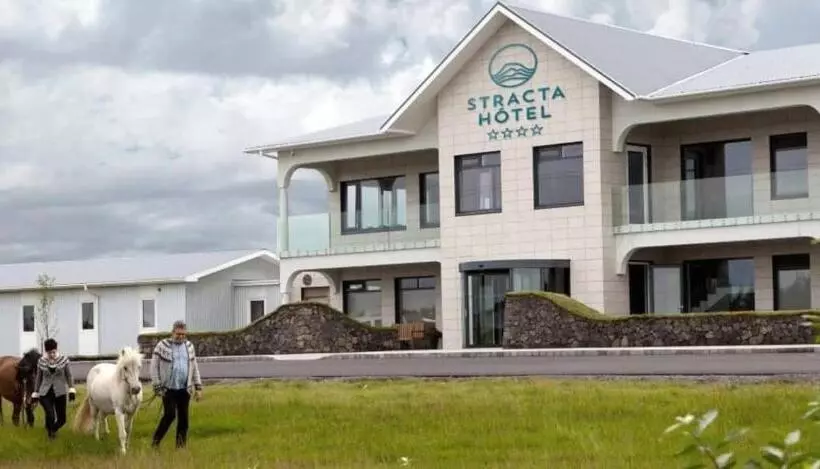 هتل Stracta