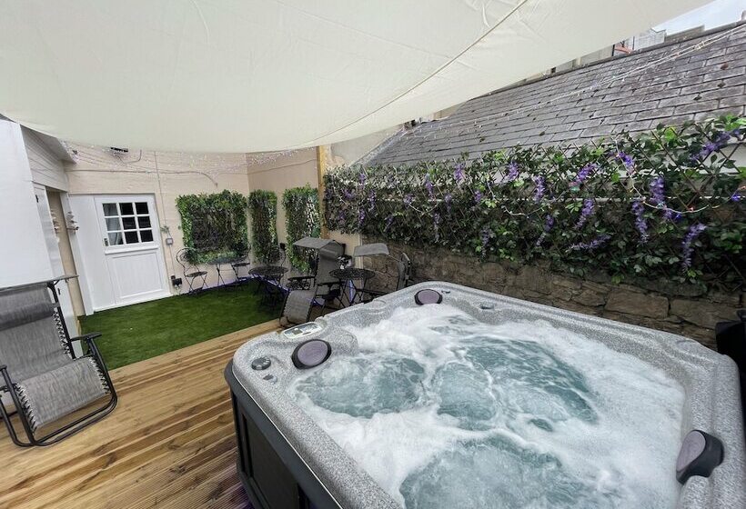 The Jubilee Hotel East  With Spa Facilities