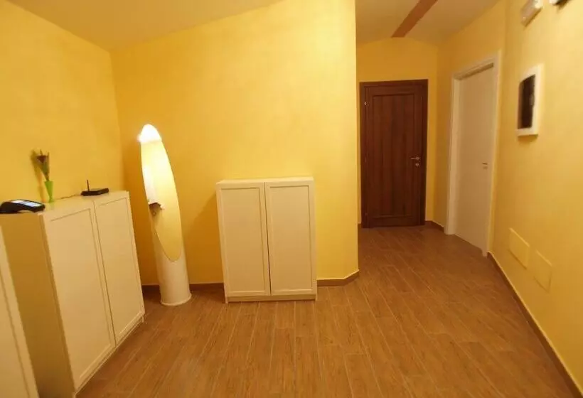 فندق Via Mameli 5