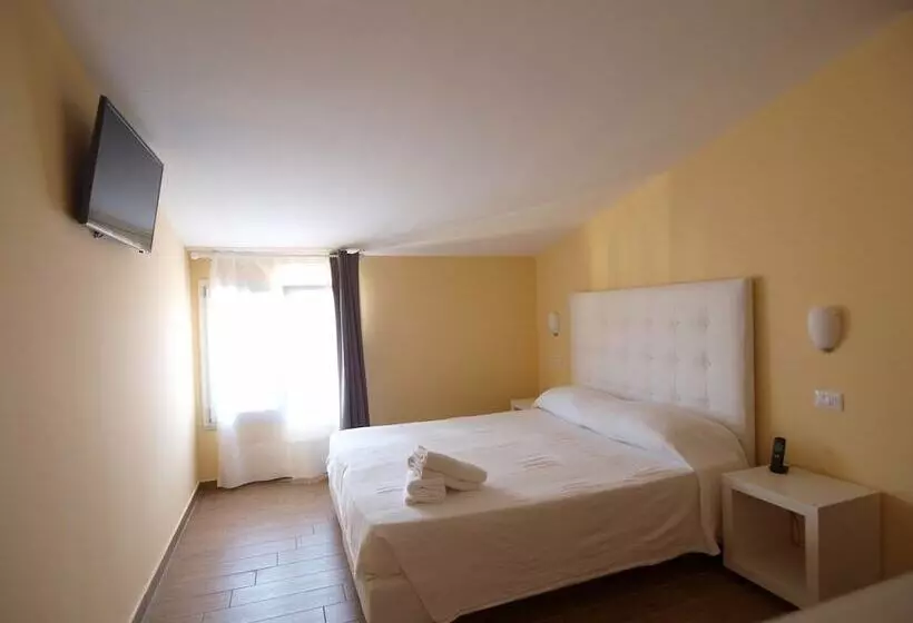 فندق Via Mameli 5