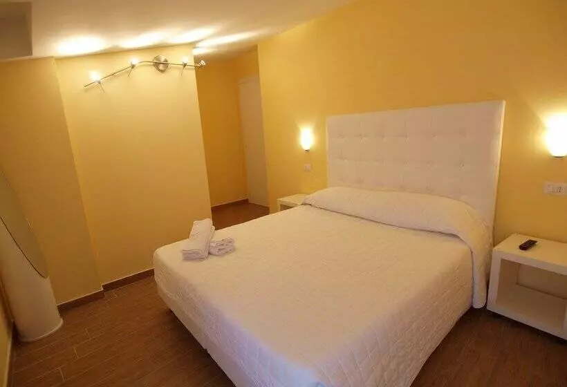 فندق Via Mameli 5