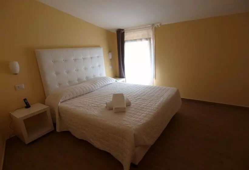 فندق Via Mameli 5