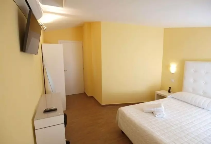 فندق Via Mameli 5