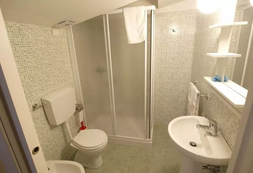 فندق Via Mameli 5