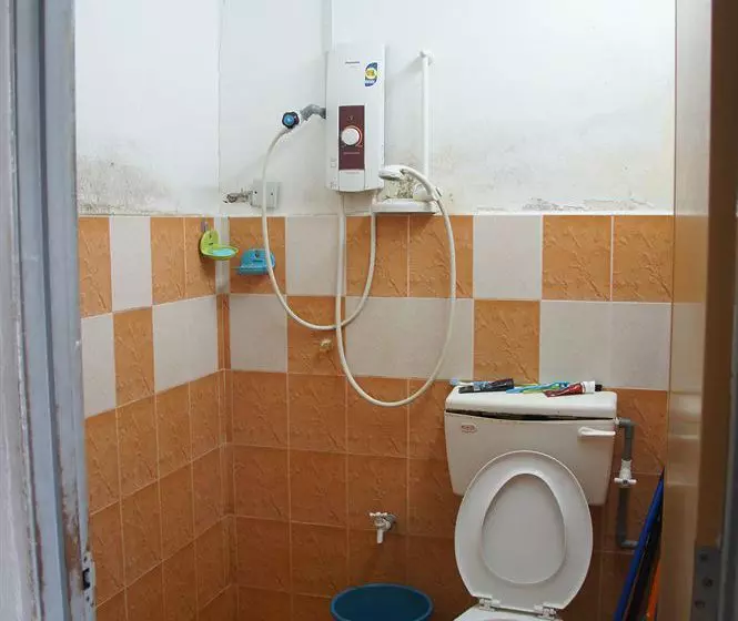 Pensió L'Armada Guesthouse