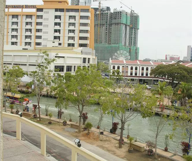 Pensió L'Armada Guesthouse