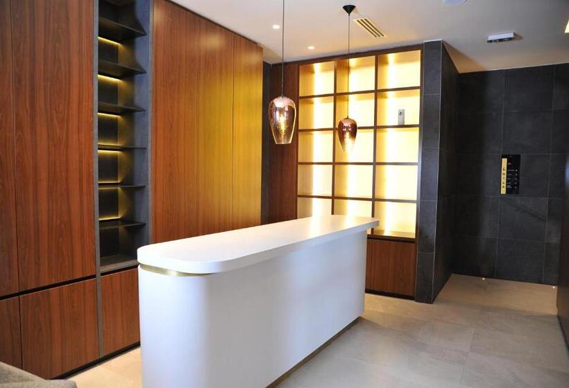 Family Apart Woodside