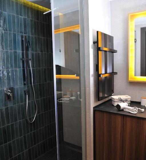 Family Apart Woodside