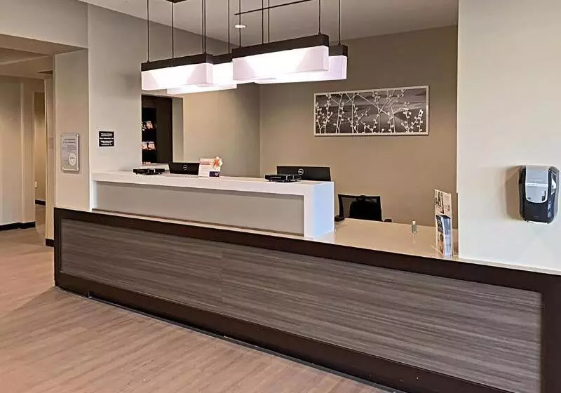 Hotelli Mainstay Suites North  Central York