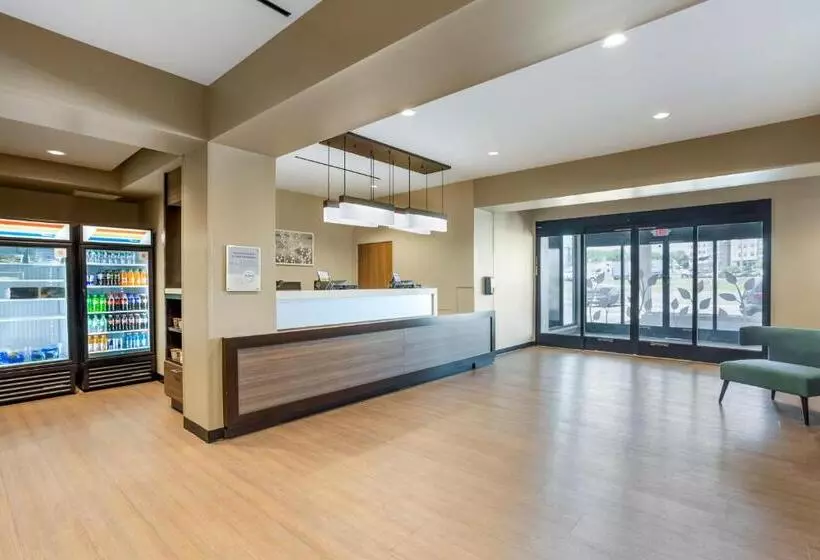 Hotelli Mainstay Suites North  Central York