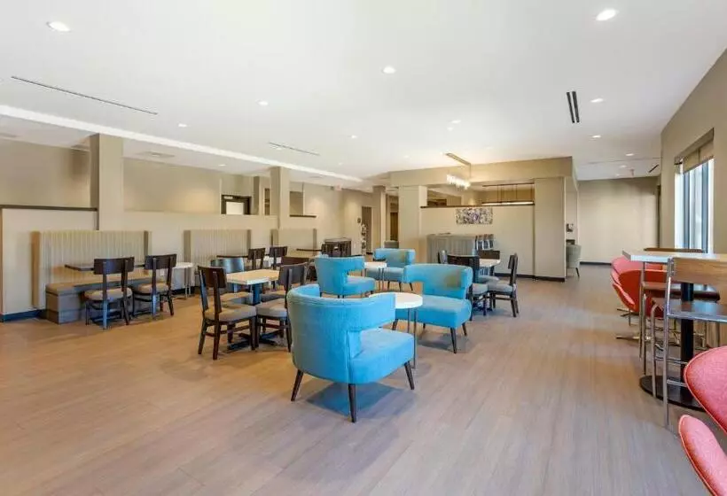 Hotelli Mainstay Suites North  Central York