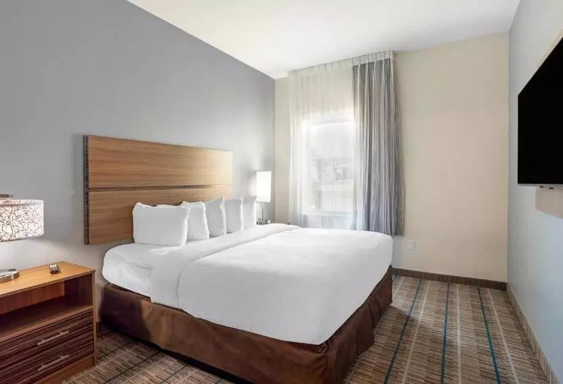 Hotelli Mainstay Suites North  Central York