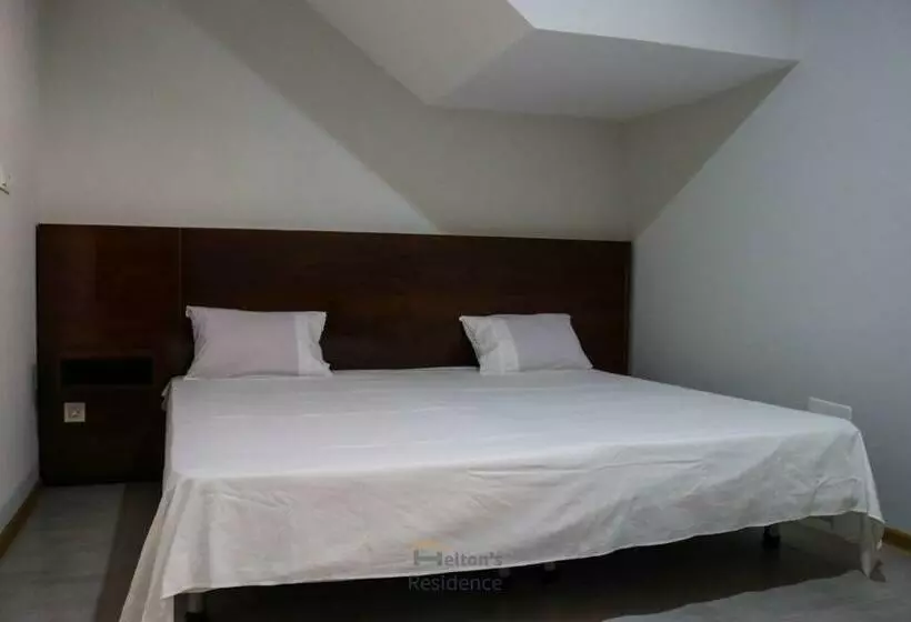 هاستل Helton´s Residence