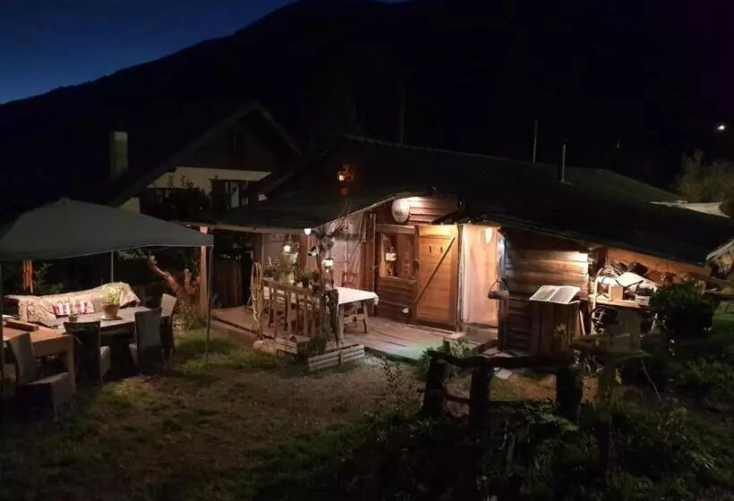 Aamiaismajoitus (B&B) La Cabane, Petite Chambre Agréable Chez L Habitant, Maison Toute En Bois