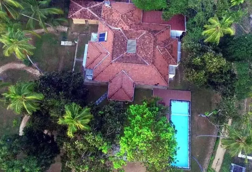 ホテル Raddegoda Walawwa Kurunegala