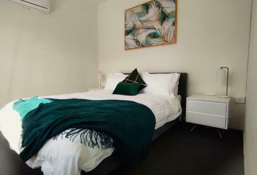 פנסיון Charming Guest House In Croydon Park