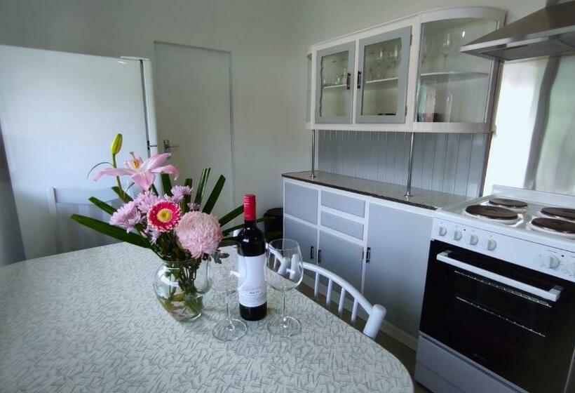 פנסיון Charming Guest House In Croydon Park