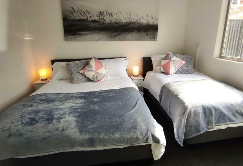 פנסיון Charming Guest House In Croydon Park