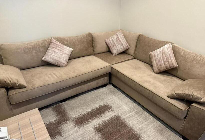 Primotel Suites As Salamah