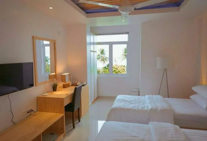 هتل Pine Lodge Maldives