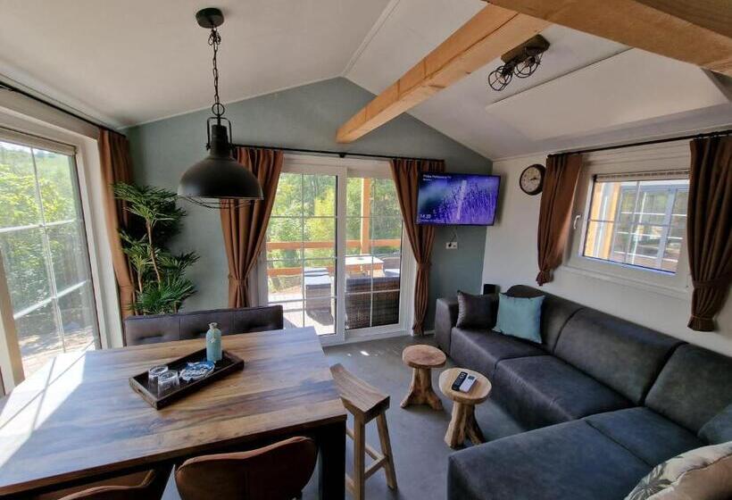 Hotelli Seaside Resort