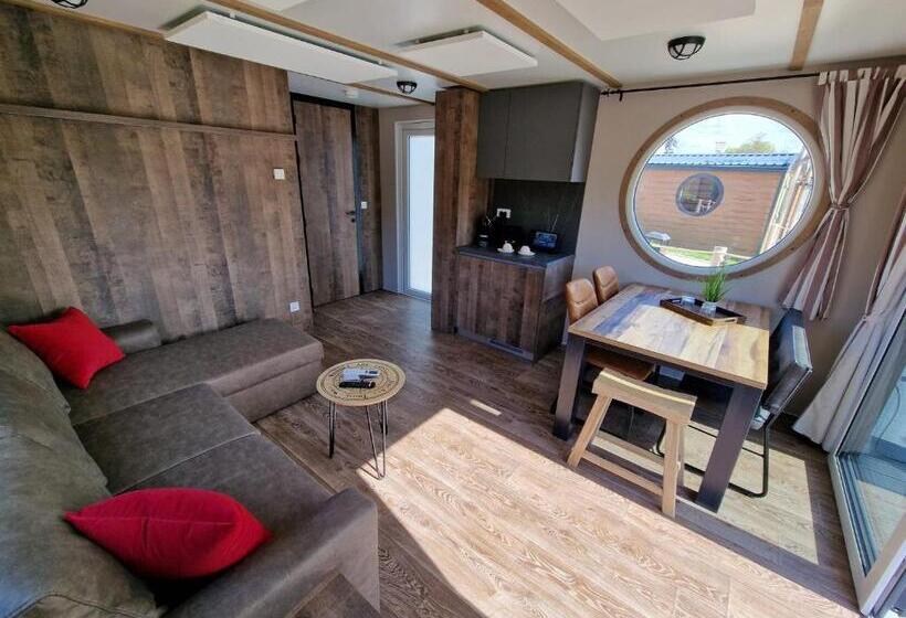 Hotelli Seaside Resort