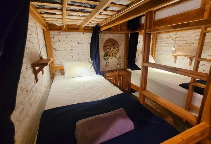 هاستل Al Kabron Inn