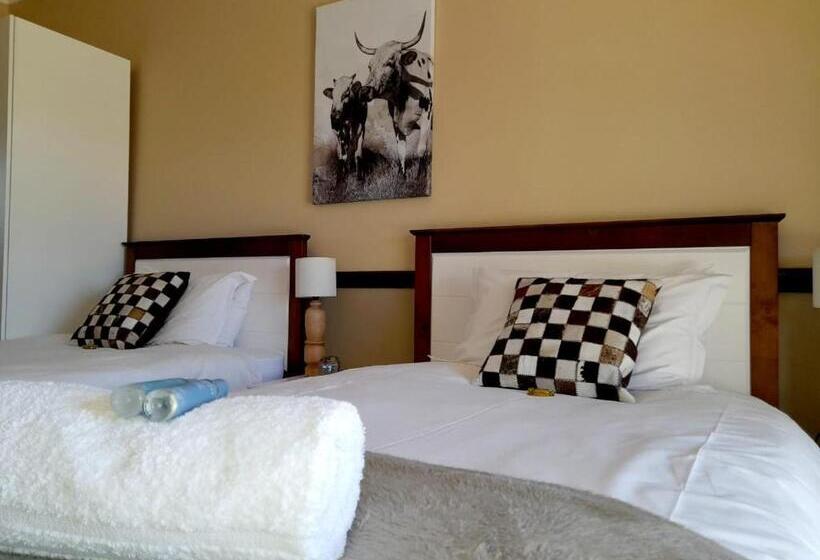 Пансион Weaver S Nest Country Inn