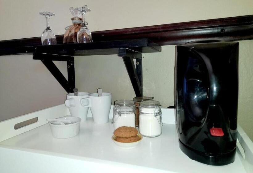 Пансион Weaver S Nest Country Inn