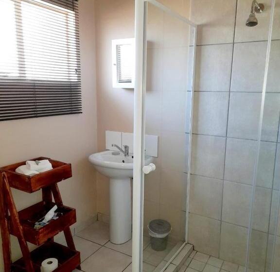 Пансион Weaver S Nest Country Inn