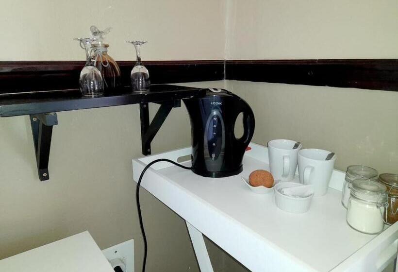 Пансион Weaver S Nest Country Inn