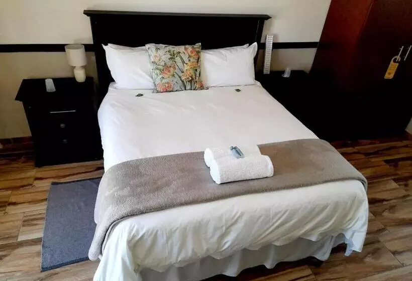 Majatalo Weaver S Nest Country Inn