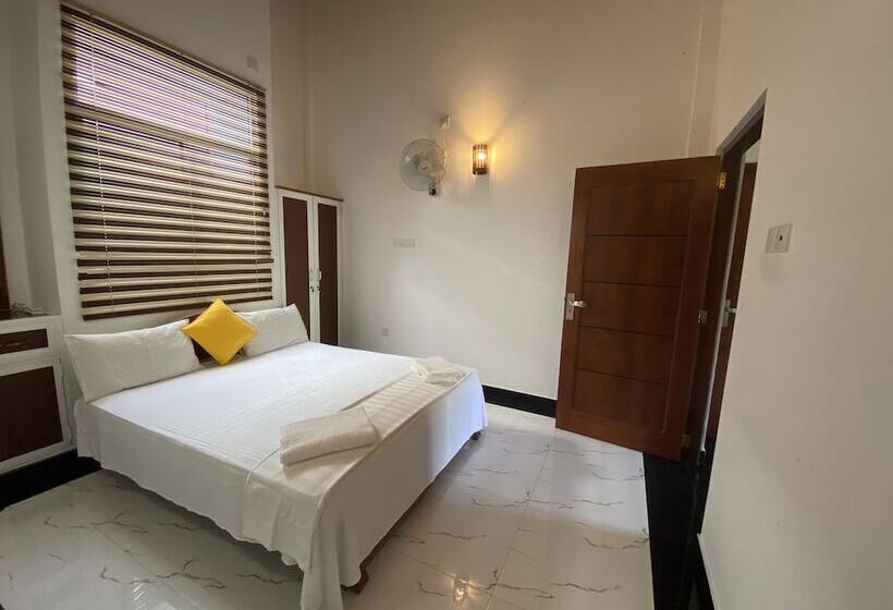 The Kingslayer Resort