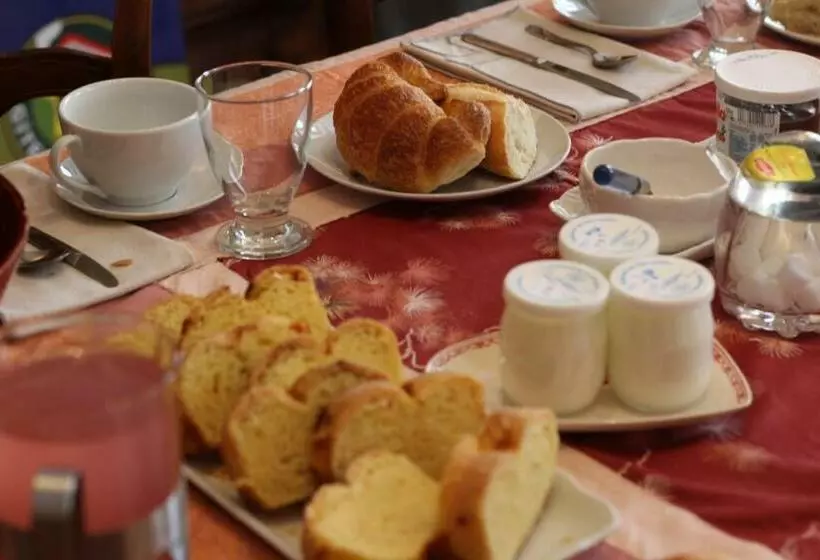 Bed and Breakfast Au Coeur Du Chat Perché