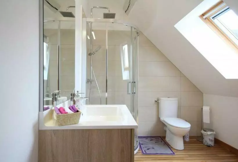 Bed and Breakfast Au Coeur Du Chat Perché