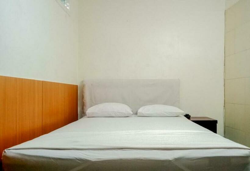 酒店 Homestay Akik Hijau Near Panakkukang