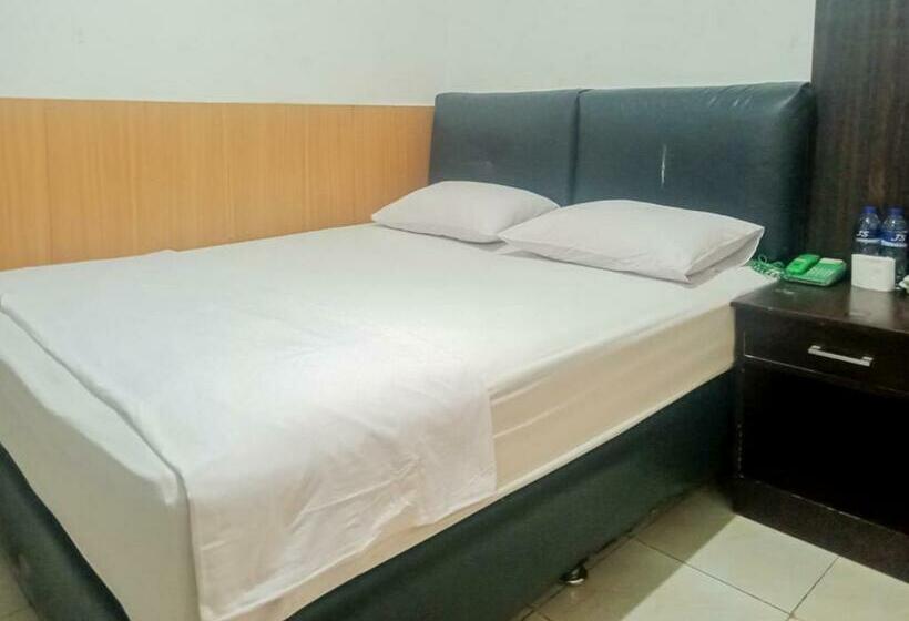 酒店 Homestay Akik Hijau Near Panakkukang